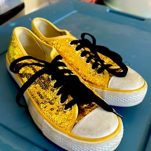 Balera gold, black and white size 8